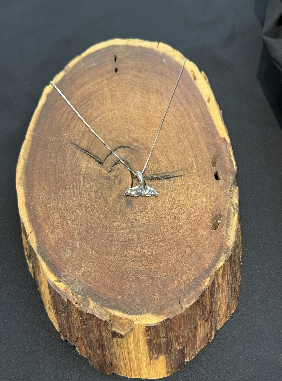 Whale Tail Curved Silver Necklace - Image 3